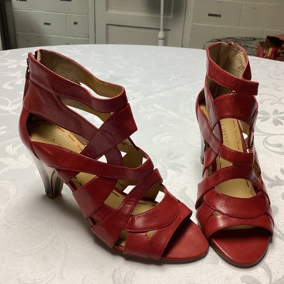 Nine West Leather Open Toe Heels LOOK AT THESE HEELS. STUNNING UNIQUE💃💃💃‼️‼️‼ - Picture 4 of 14